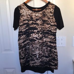 Black and tan design top